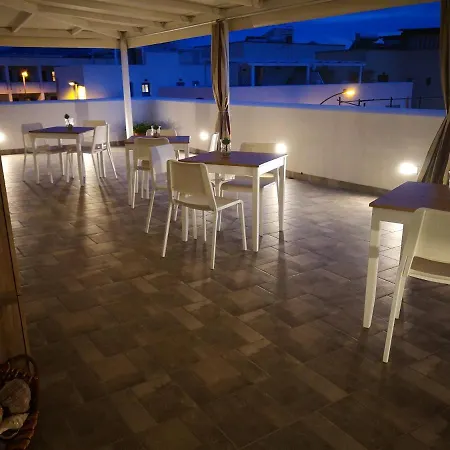 B&B Vivere 산비토로카포